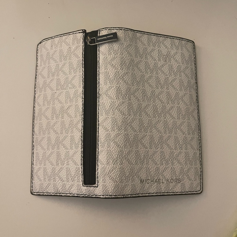 Michael Kors Monogram Wallet